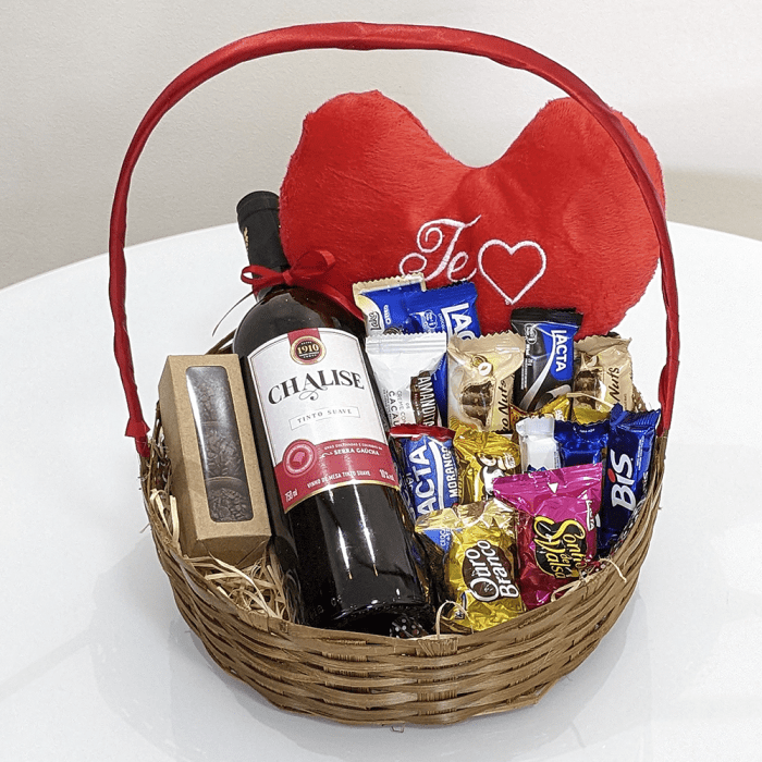 Cesta Com Vinho Chocolates Pelucia 3