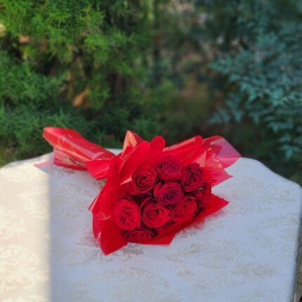 Buquê Romântico Com 12 Rosas